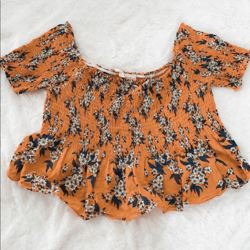 Tillys top